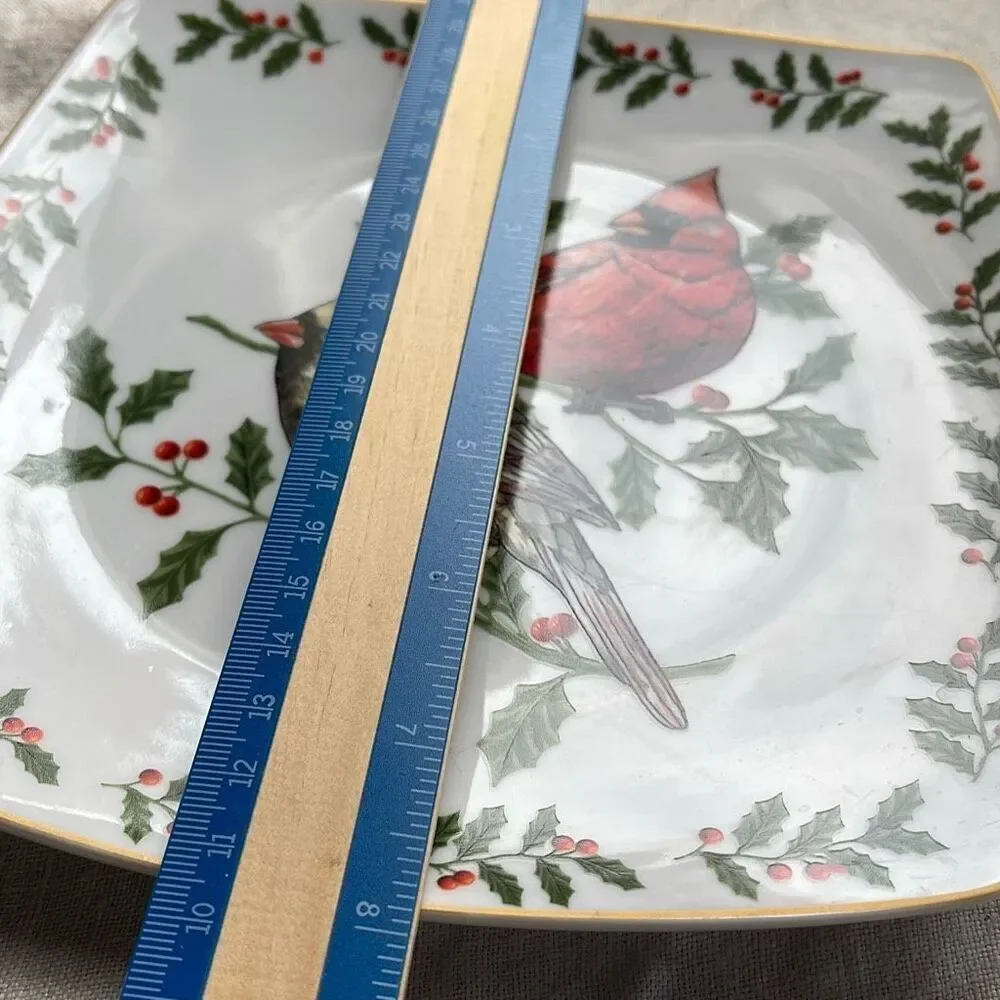 Vintage Cardinals Holly 8” plate by living Quarters .